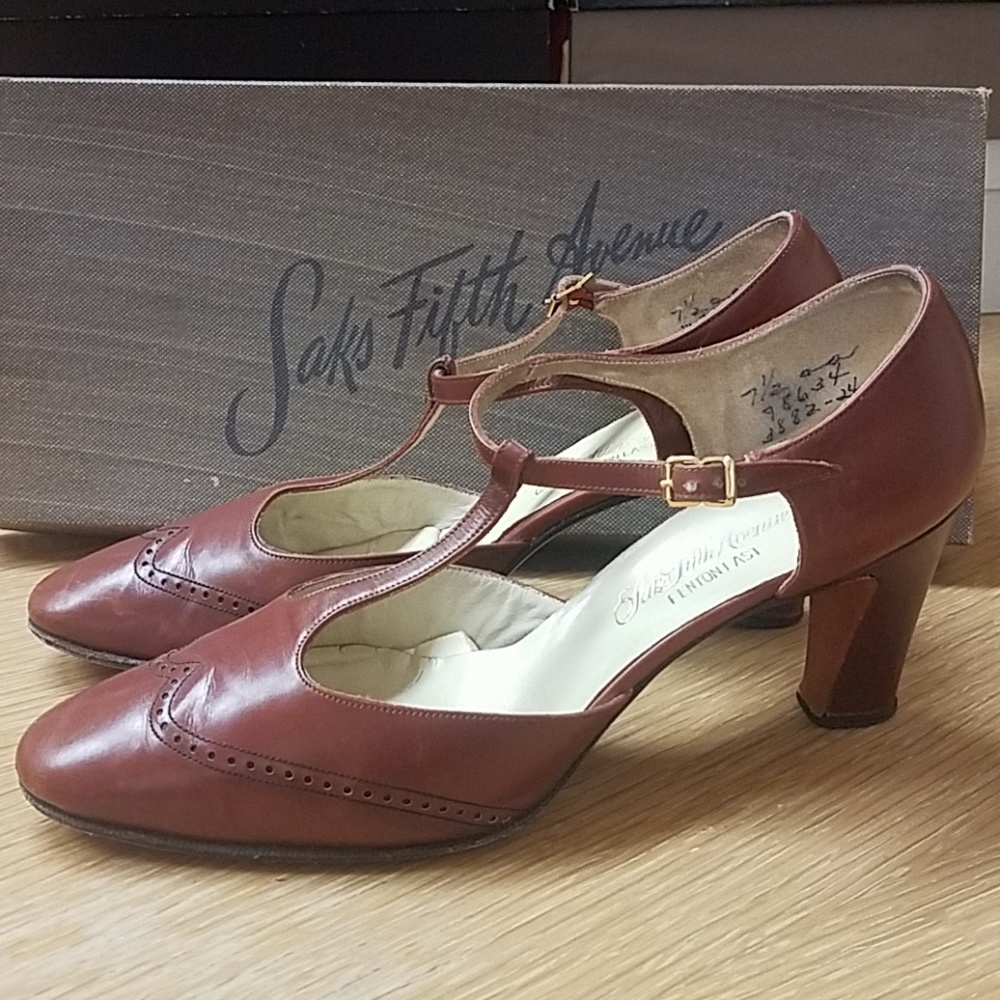Vintage Saks Fifth Avenue Leather T-Strap Heels